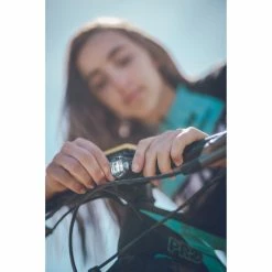 Promo ???? Lezyne Femto USB Drive - Avant - Lampe avant vélo ???? -Rossignol Shop lezyne femto usb drive avant lampe avant velo black 2